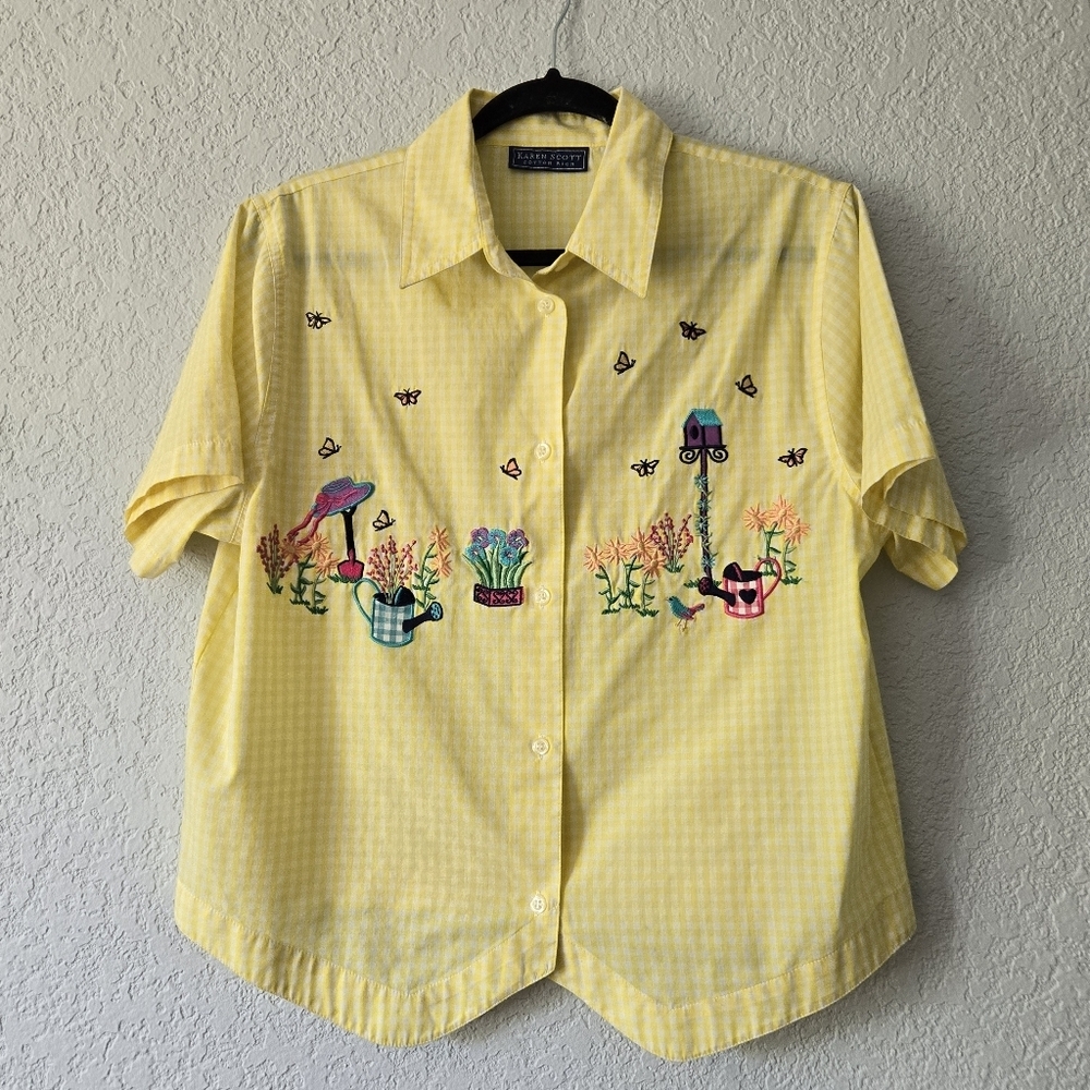 Vintage m yellow Novelty button Down Short Sleeve embroidered garden plaid !